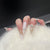 Dekoratives Press-On-Nail-Art-Set mit luxuriösen Edelstein-Accents Brehn
