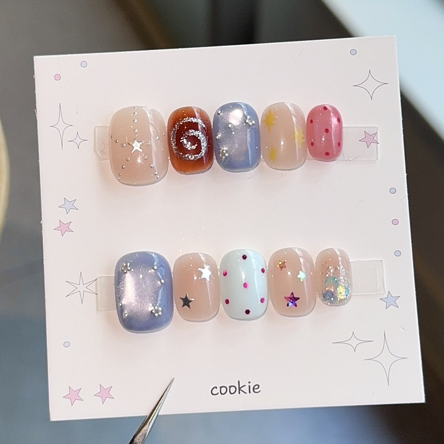 Kreative Kunstnägel mit Funkelnden Sternenmotiven Brehn