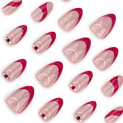 Kunstvolle Nageldesigns mit funkelnden Akzenten und Ombré-Effekten Brehn
