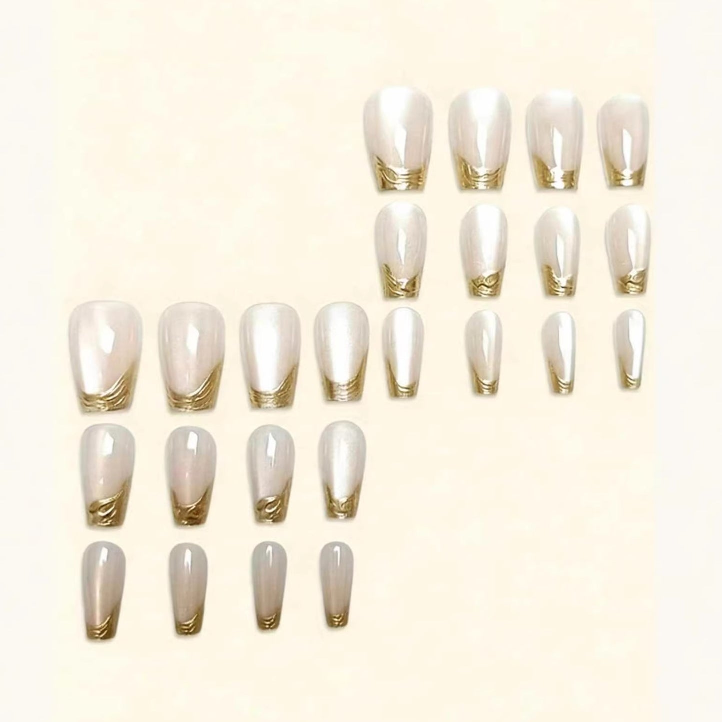 Premium Glänzende Französische Tipp Nagelerweiterungen Brehn