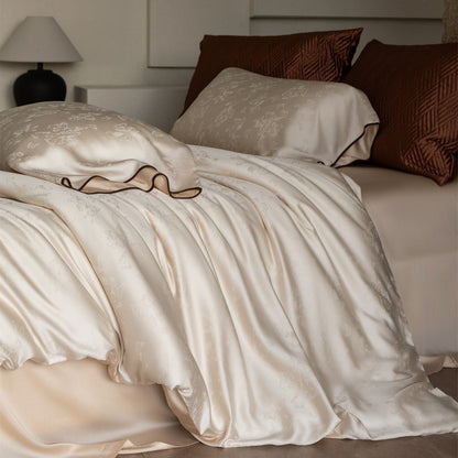 Luxuriöser Jacquard-Satin Bettwäsche Set mit gewelltem Piping