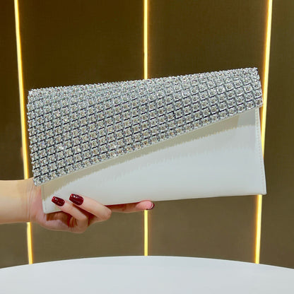 Glamouröse Strass-Clutch