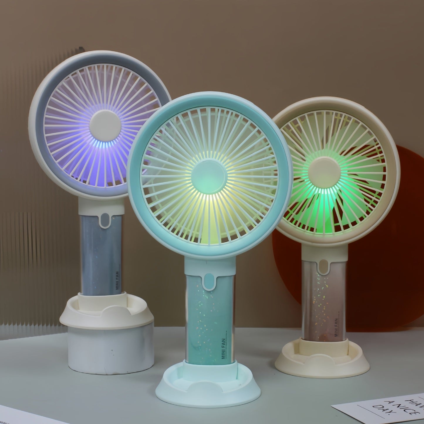 Damen Tragbarer Mini Ventilator mit Wassernebelzerstäuber Brehn
