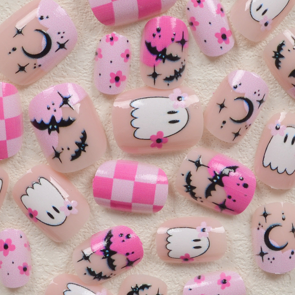Kreative Nagelkunst mit Halloween-Motiven Brehn