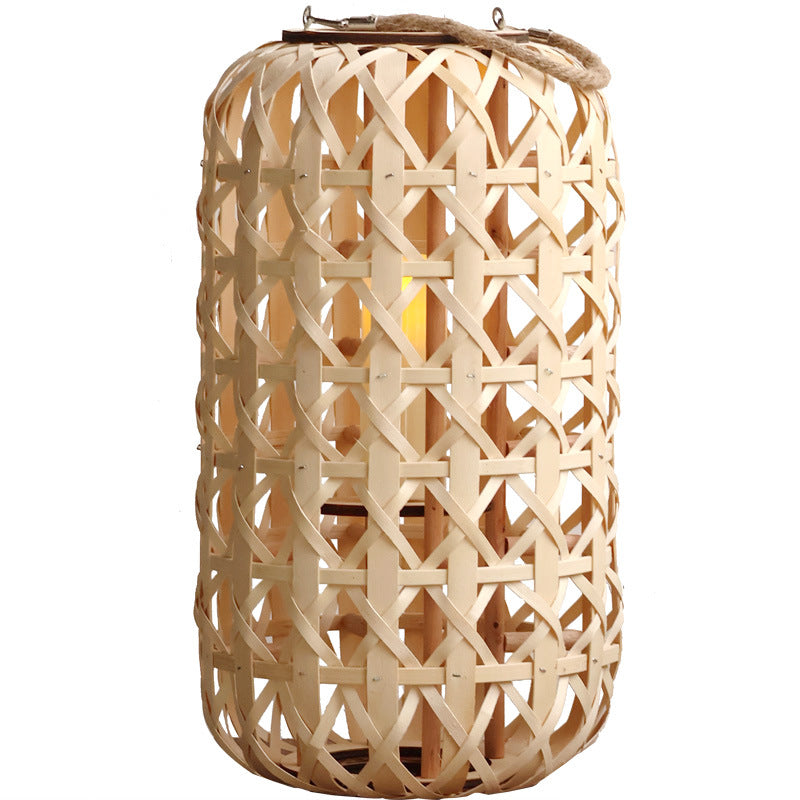 Elegante Laterne aus handgewebtem Naturmaterial Brehn