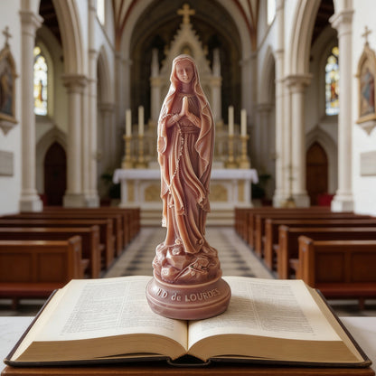 Skulptierte Jungfrau Maria Figurine