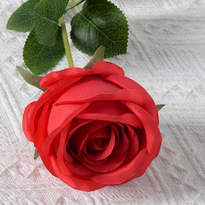 Dekorative Seidenrose Akzent