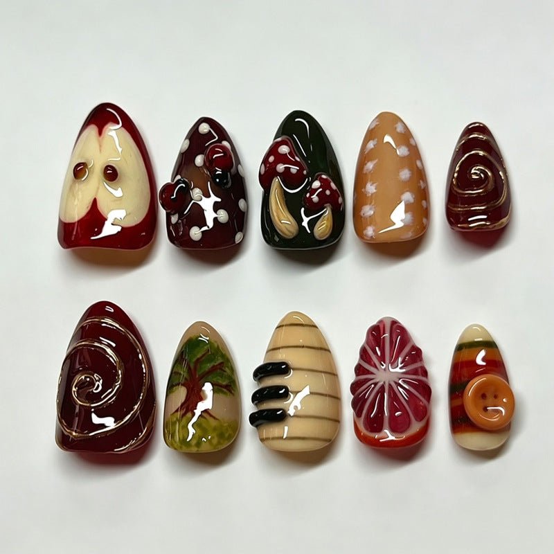 Kreative Kunstnägel mit verspielten Motiven Brehn