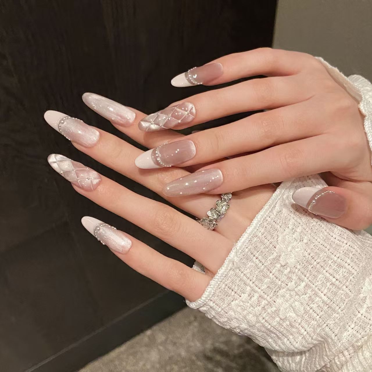Elegante Perlen Press-On Nagelkollektion Brehn
