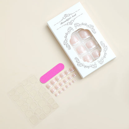 Kunstnagelset mit eleganten Design-Elementen Brehn