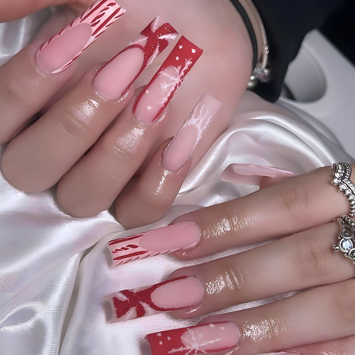 Kunstnagelset mit festlichem Winterthema Brehn