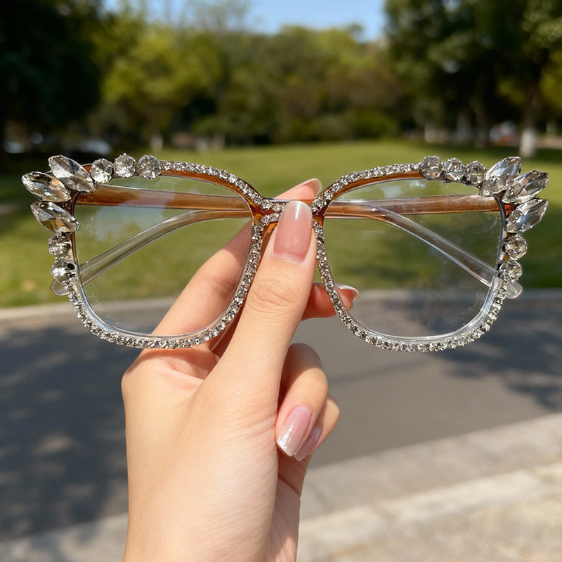 Glamouröse mit Strass veredelte Katzenaugen-Sonnenbrille Brehn