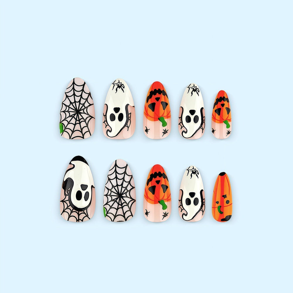 Kunstnägel im Halloween-Design mit gruseligem Geister- und Kürbismotiv Brehn