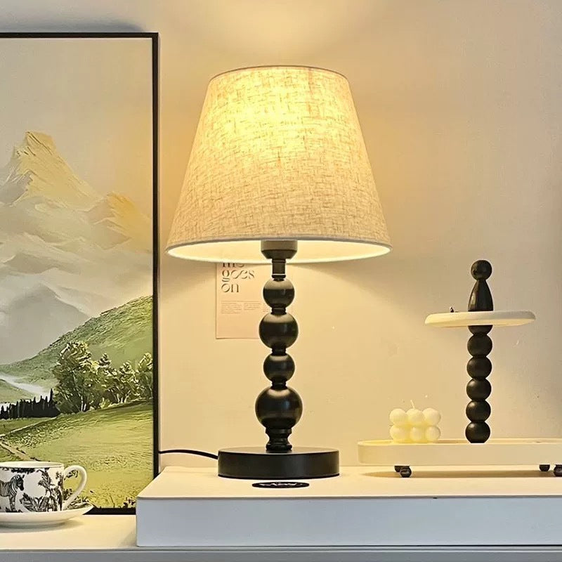 Skulpturale dekorative Tischlampe