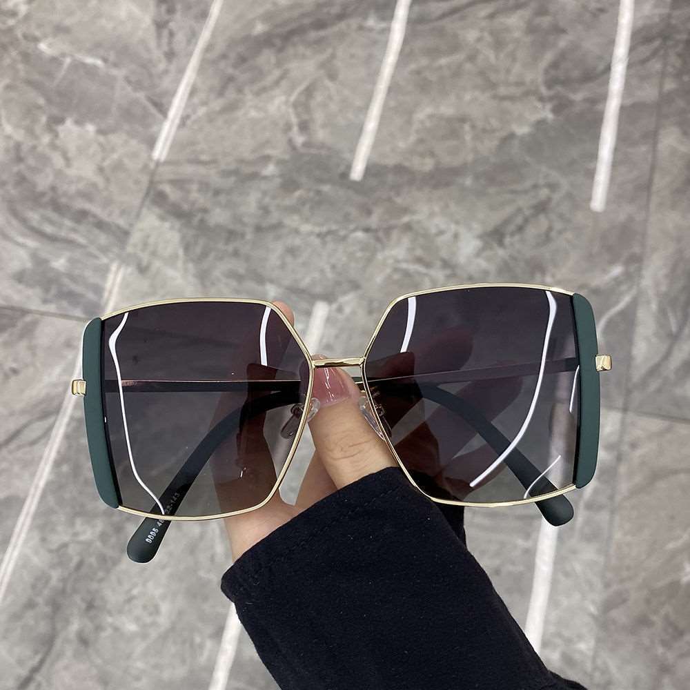 Damen oversized Sonnenbrille mit glamourösem Rahmen Brehn