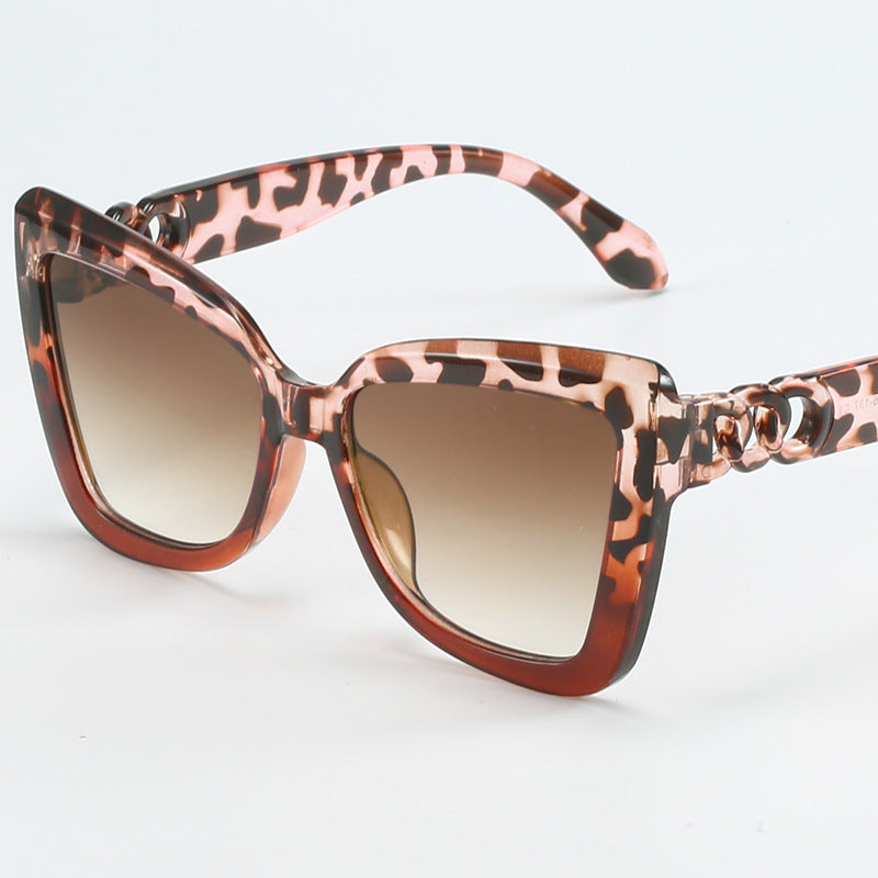 Damen moderne Cat-Eye Sonnenbrille mit klarem Rahmen und UV-Schutz Brehn