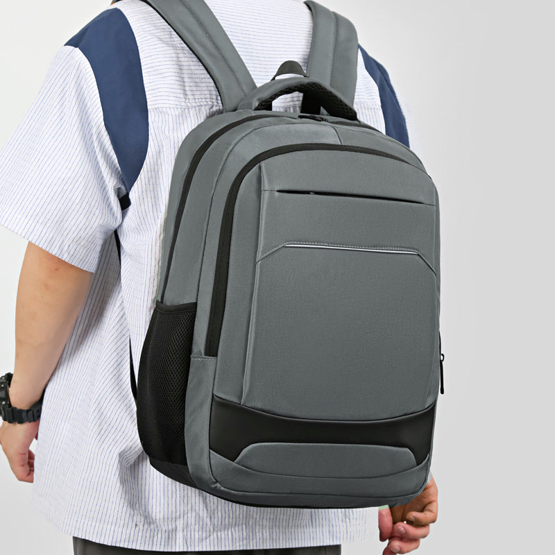 Ultra-funktionaler technologieerweiterter Rucksack Brehn