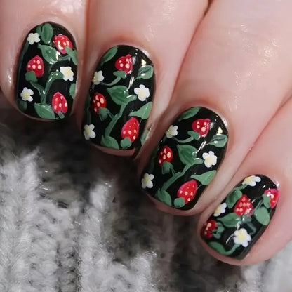 Erdbeergarten Nail Art Brehn