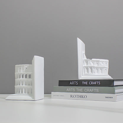 Architektonisch inspirierte Buchendständer