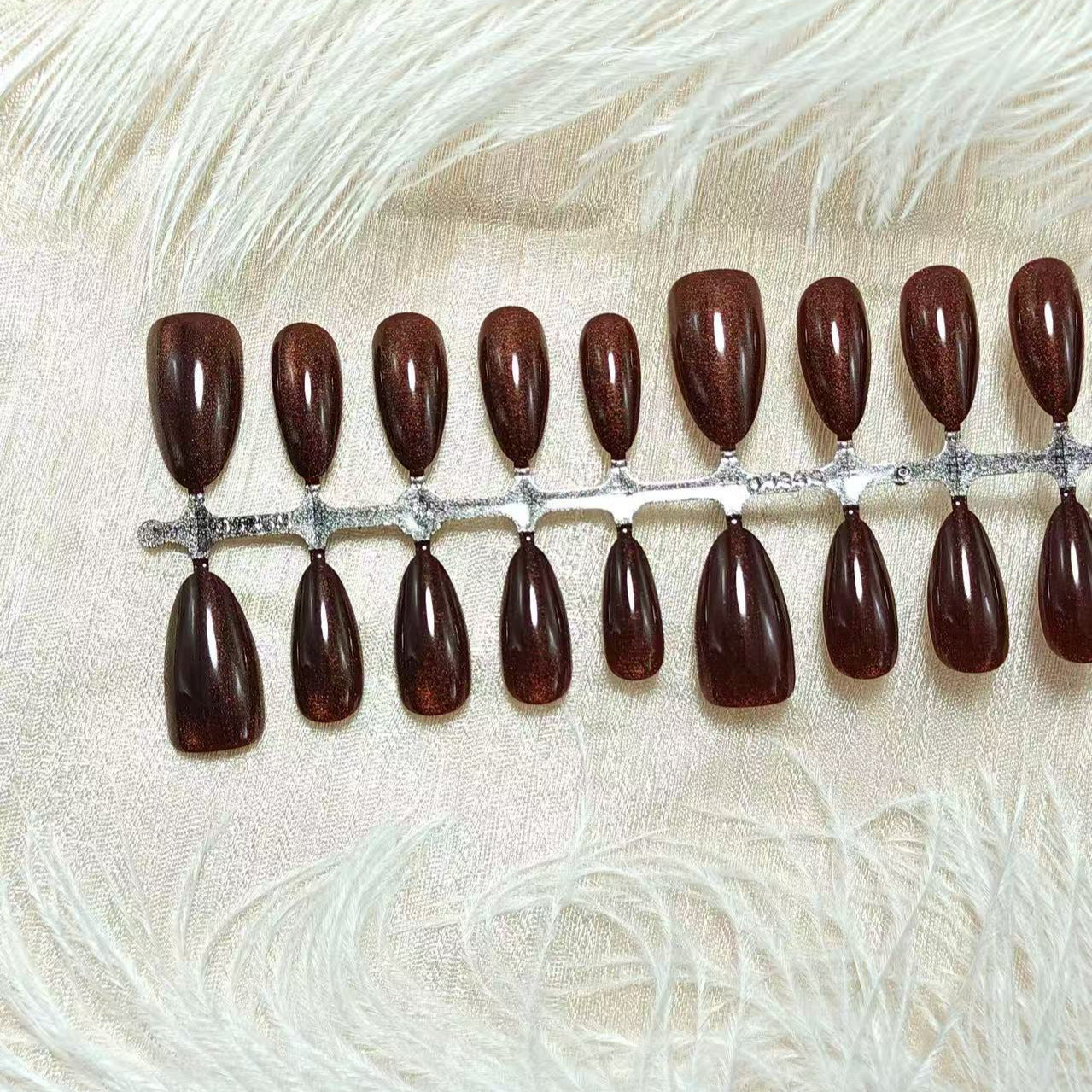 Kunstnägel mit Schimmerndem Glanz Brehn