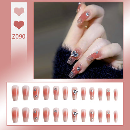 Kunstnagelset mit eleganten Herz- und Strassverzierungen Brehn