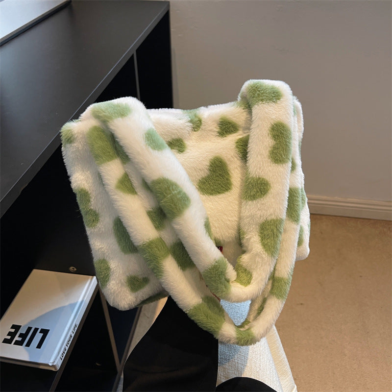 Gemütliche Plüsch-Handtasche mit Herzmuster