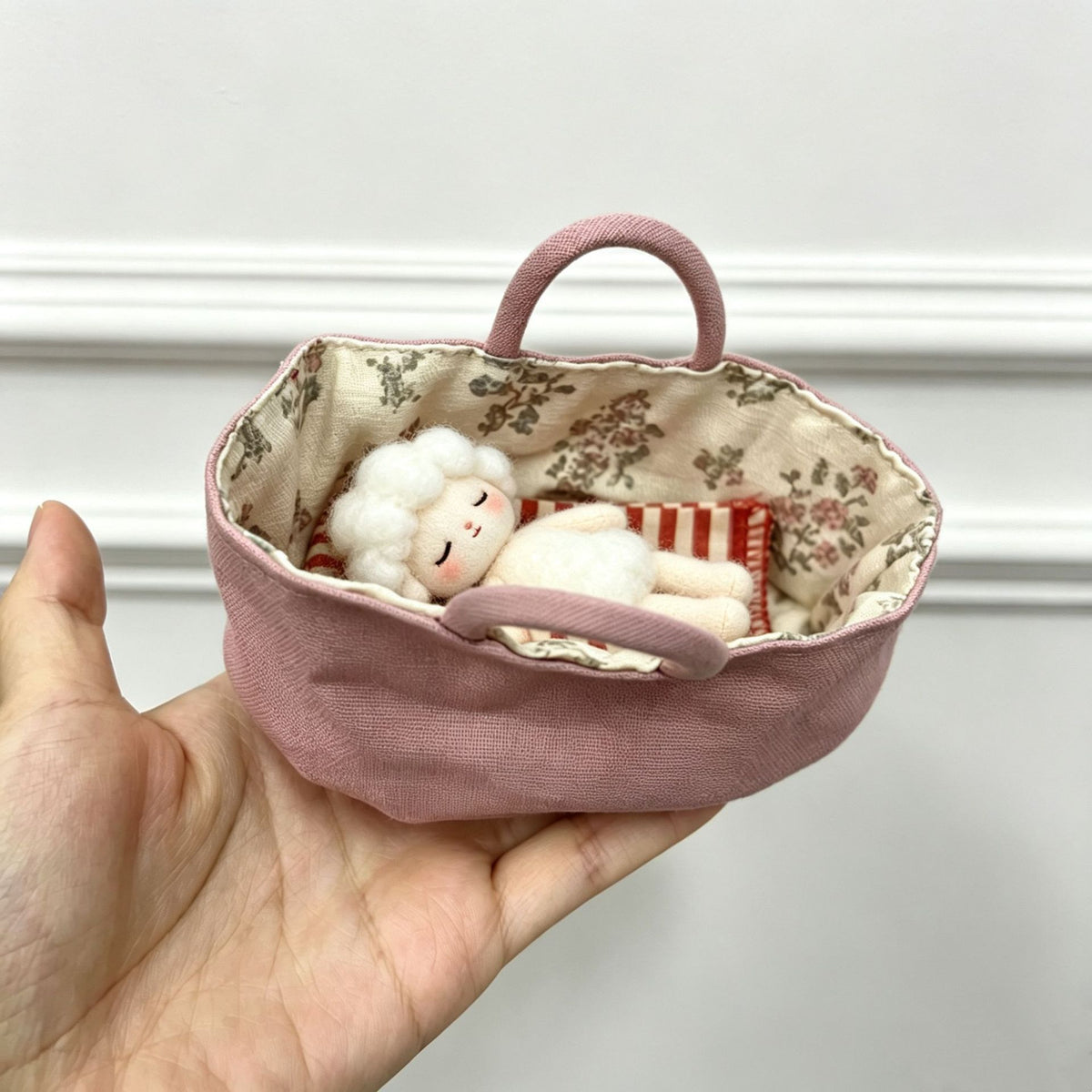 Kleine Leinen-Kosmetiktasche mit floralem Baumwollfutter