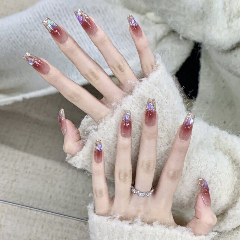 Glamouröse Kunstnägel mit Glitzer-Effekten Brehn