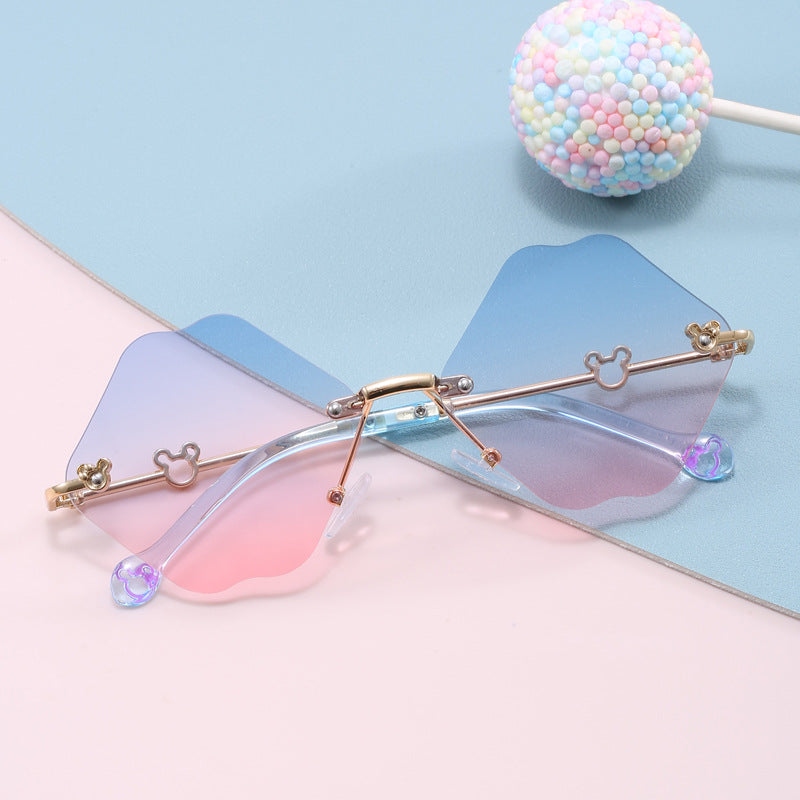 Damen geometrische Oversized-Sonnenbrille mit detailliertem, luxuriösem Rahmen Brehn