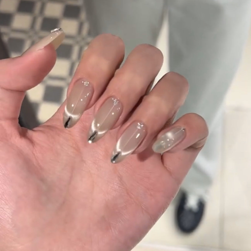 Kunstnagelset mit Elegantem French Style Brehn