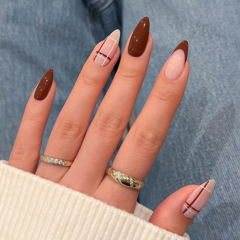 Kunstnagel-Set mit bunten Designs Brehn