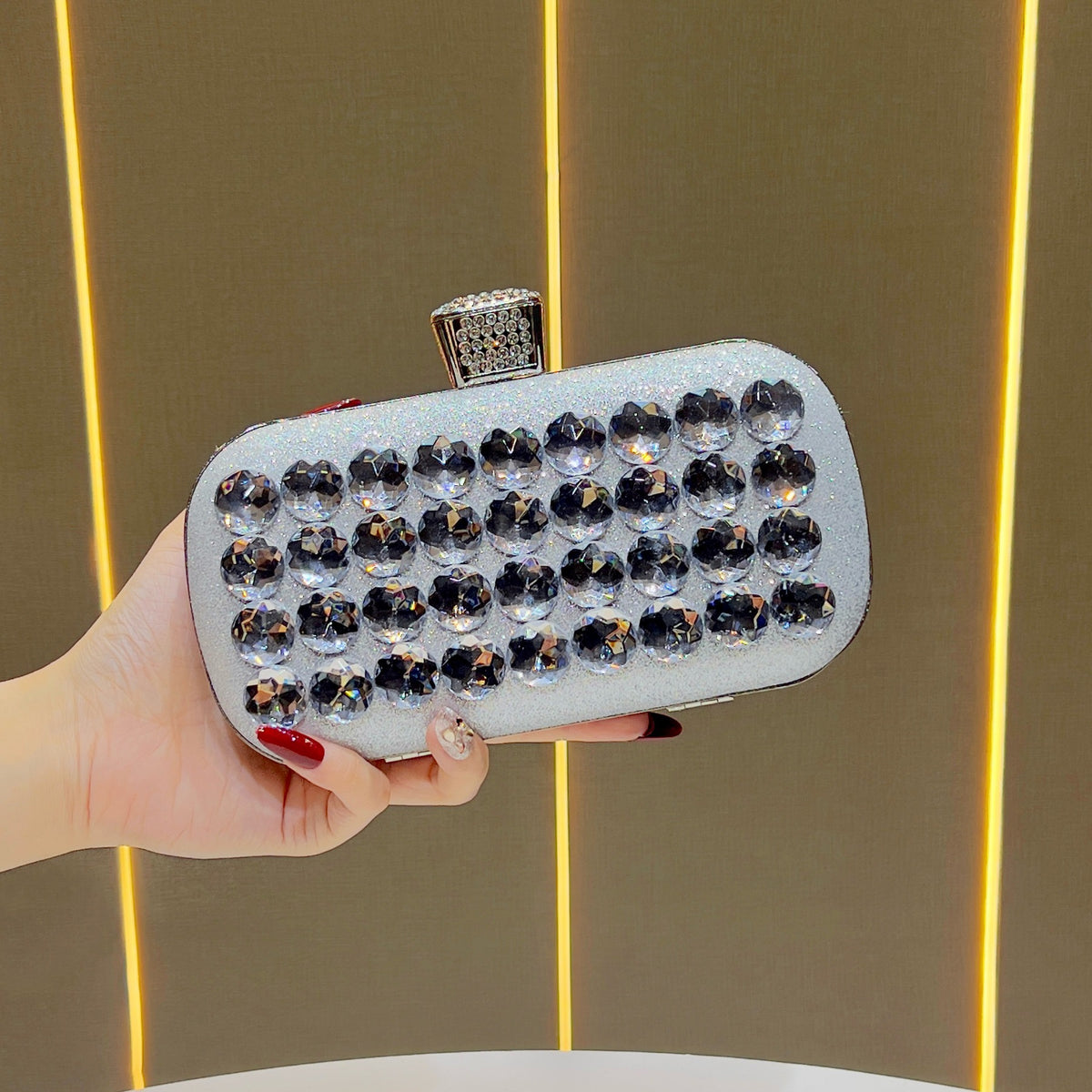Edelstein-besetzte Clutch