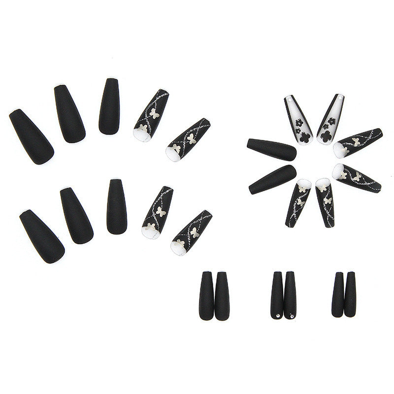 Kunstnagelset mit eleganten Schmetterlings- und Blumenmotiven Brehn
