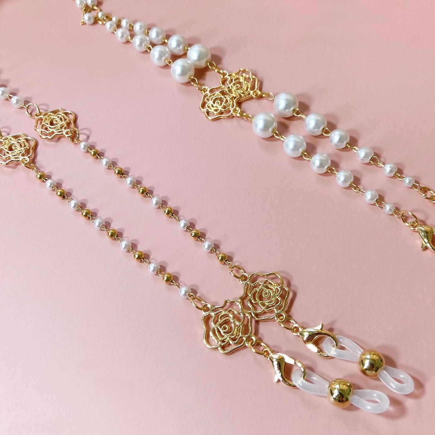 Glitzernde Brillenhalterkette mit Perlen und Floralen Anhängern Brehn