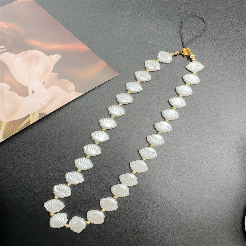 Muschelinspirierte Perlenkette Brehn