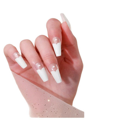 Glitzernde Nagelwickel
