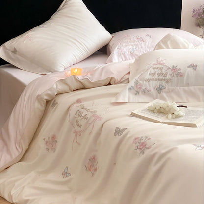 Luxuriöses besticktes Baumwollsatin-Bettwäsche-Set mit zarten Schmetterlings- und Blumenapplikationen