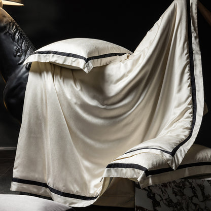 Luxuriöses Satin-Bettwäsche-Set mit kontrastierender Zierborte