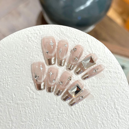 Glamourös Press-On Nagel Set mit Strass-Akzenten