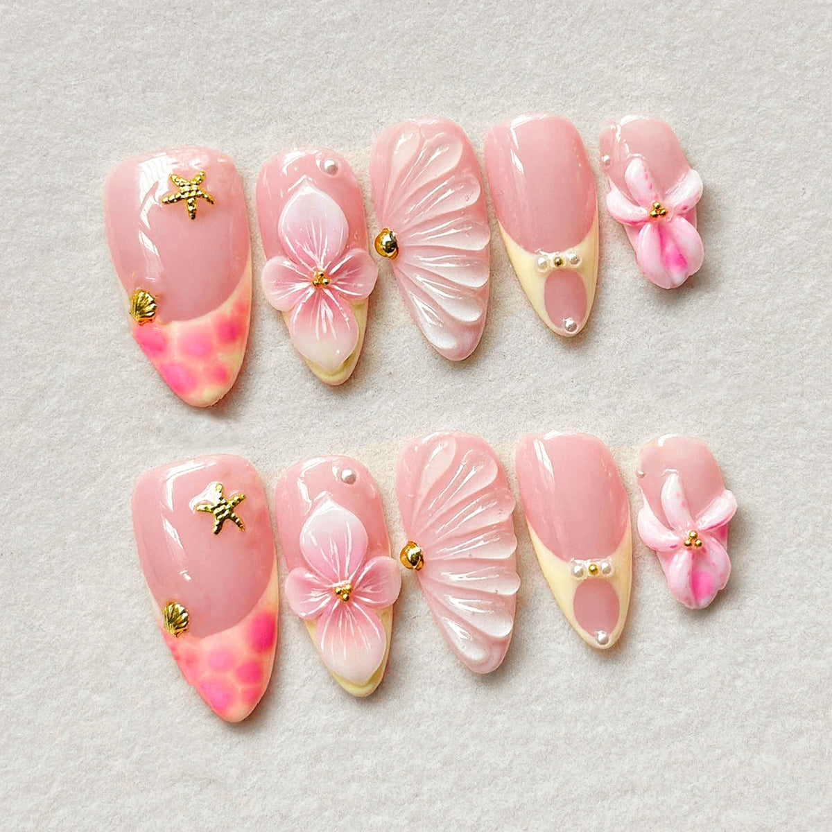 Künstlerische florale mit Juwelen verzierte Press-On Nagelkunst Brehn
