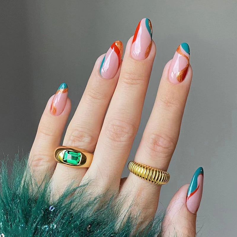 Künstliche Nagelkunst mit kreativem Farbverlauf und Glitzerelementen Brehn