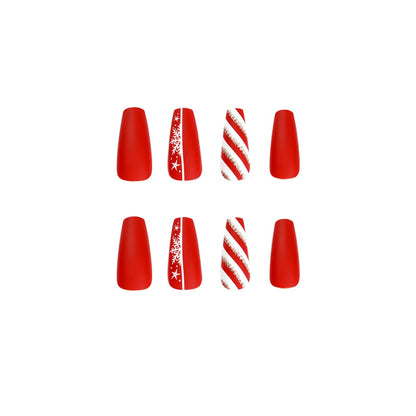 Kunstvolle Nagelverlängerungen im festlichen Design Brehn