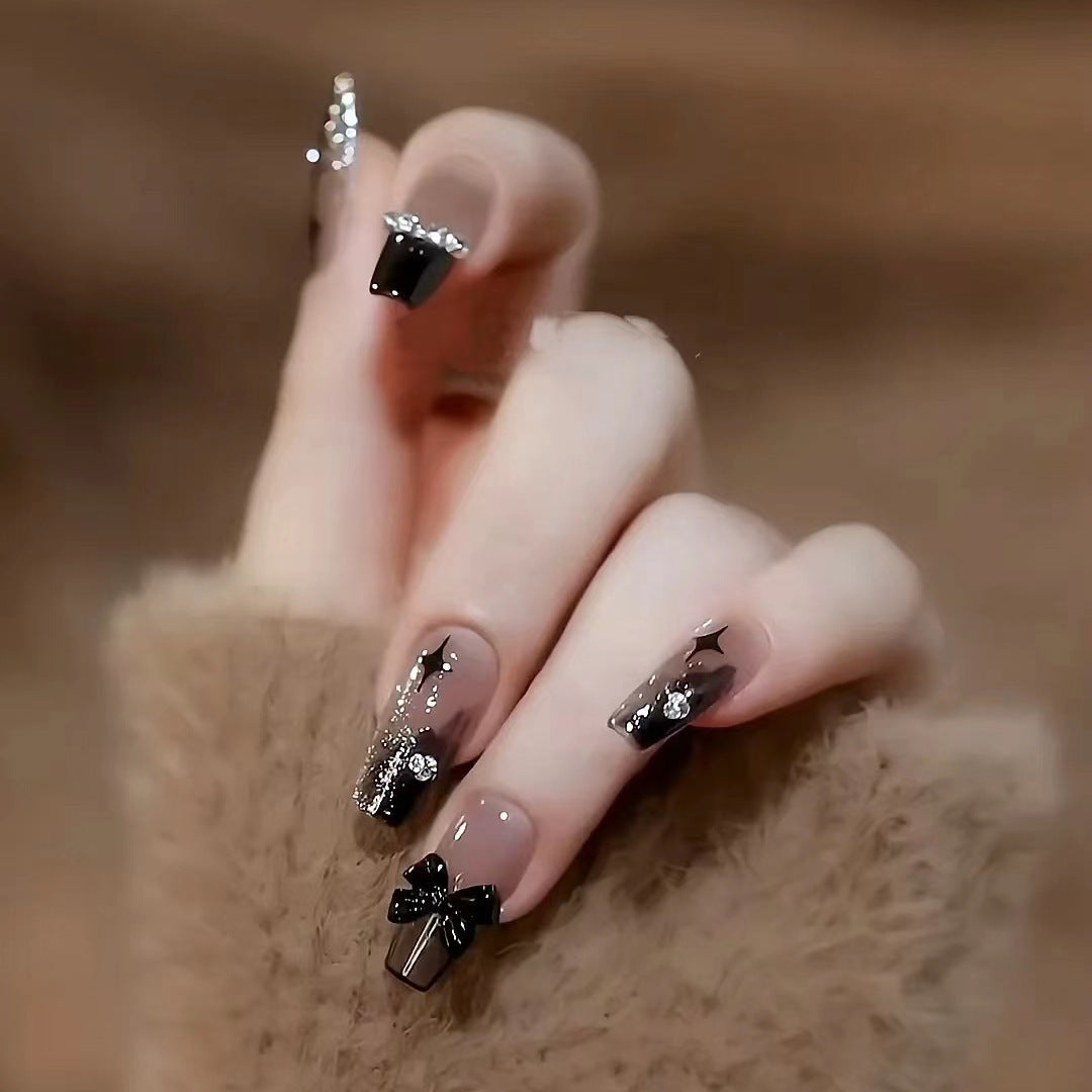 Kunstfingernägel mit Glamourösen Perlen-Details Brehn
