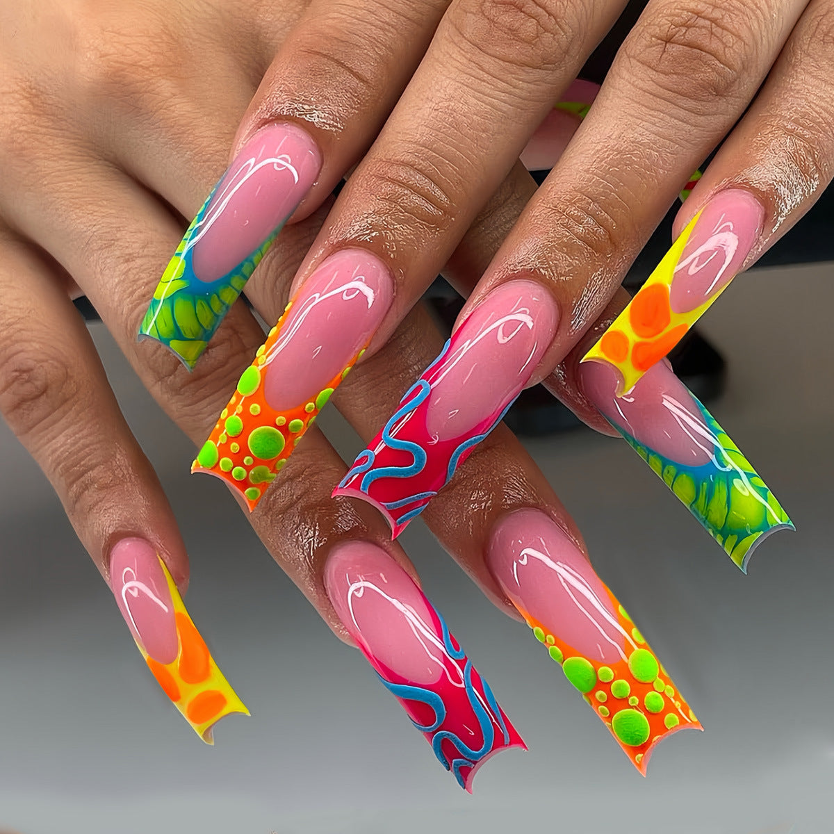 Glamouröse 3D Lange Stiletto Press-On Nägel Brehn