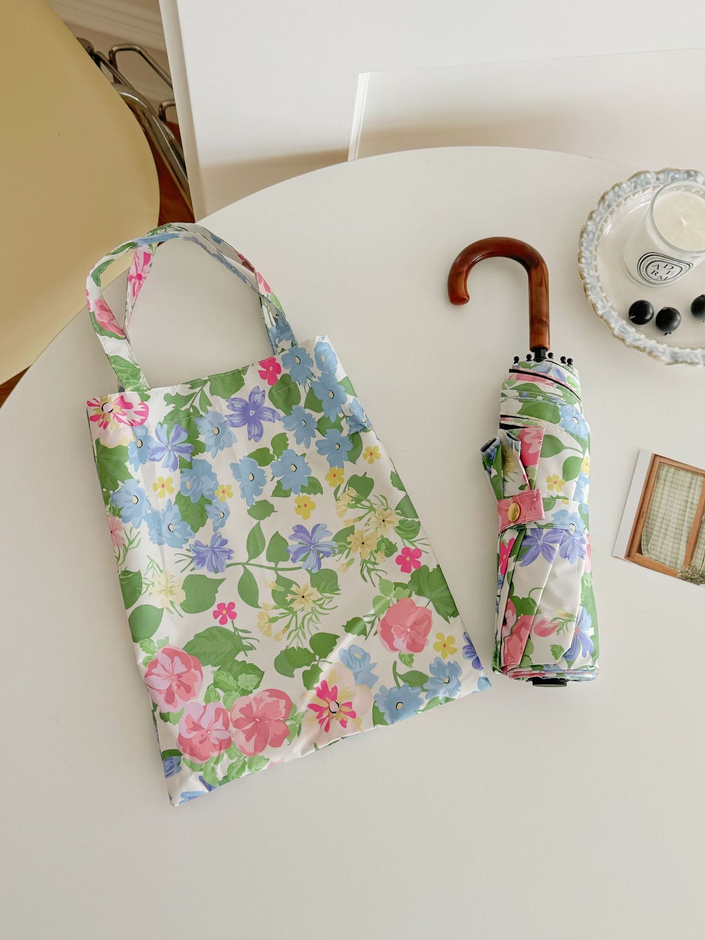 Damen Faltbarer Regenschirm mit exquisitem floralen Design Brehn
