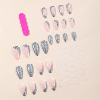 Stylische Stiletto Nagelkunstverlängerungen Brehn