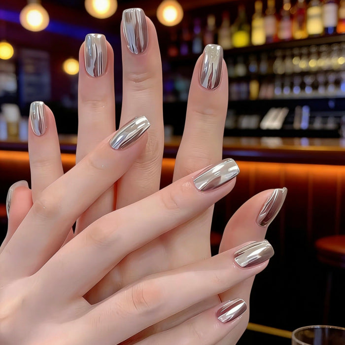 Metallic Nagel Kunst Extensions Brehn