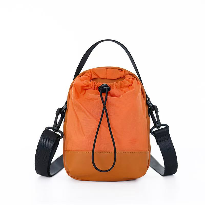 Praktische Brusttasche mit Verstellbarem Tragegurt Brehn