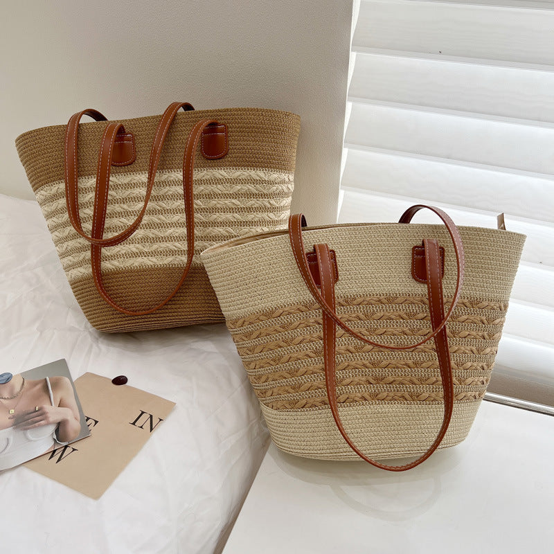 Handgefertigte Basttasche mit Eleganten Lederakzenten Brehn