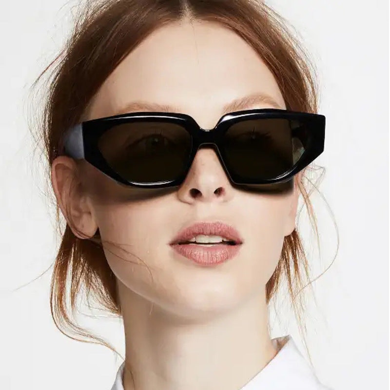 Damen Modische Sonnenbrille im innovativen polygonalen Design Brehn